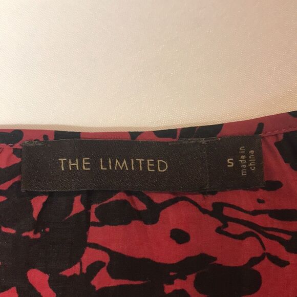 The Limited Red & Black Velvet Embossed Top Sz. small - Picture 5 of 8